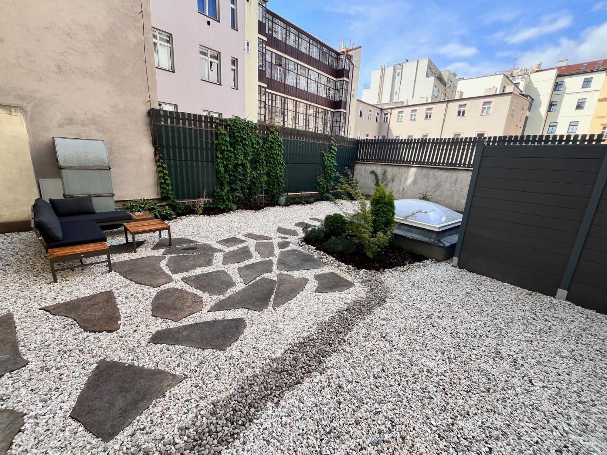 New City Centre Garden Apartment - Central Location براغ المظهر الخارجي الصورة