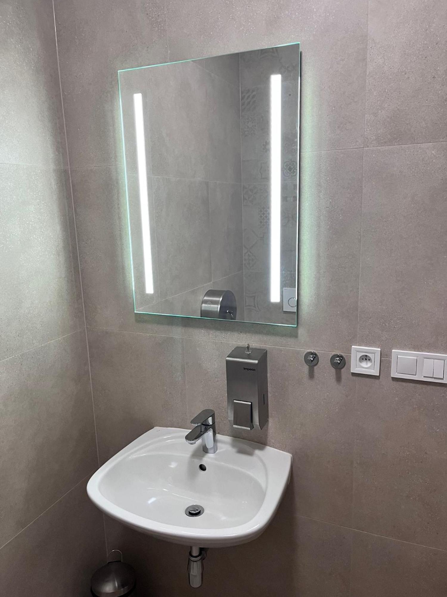 New City Centre Garden Apartment - Central Location براغ المظهر الخارجي الصورة