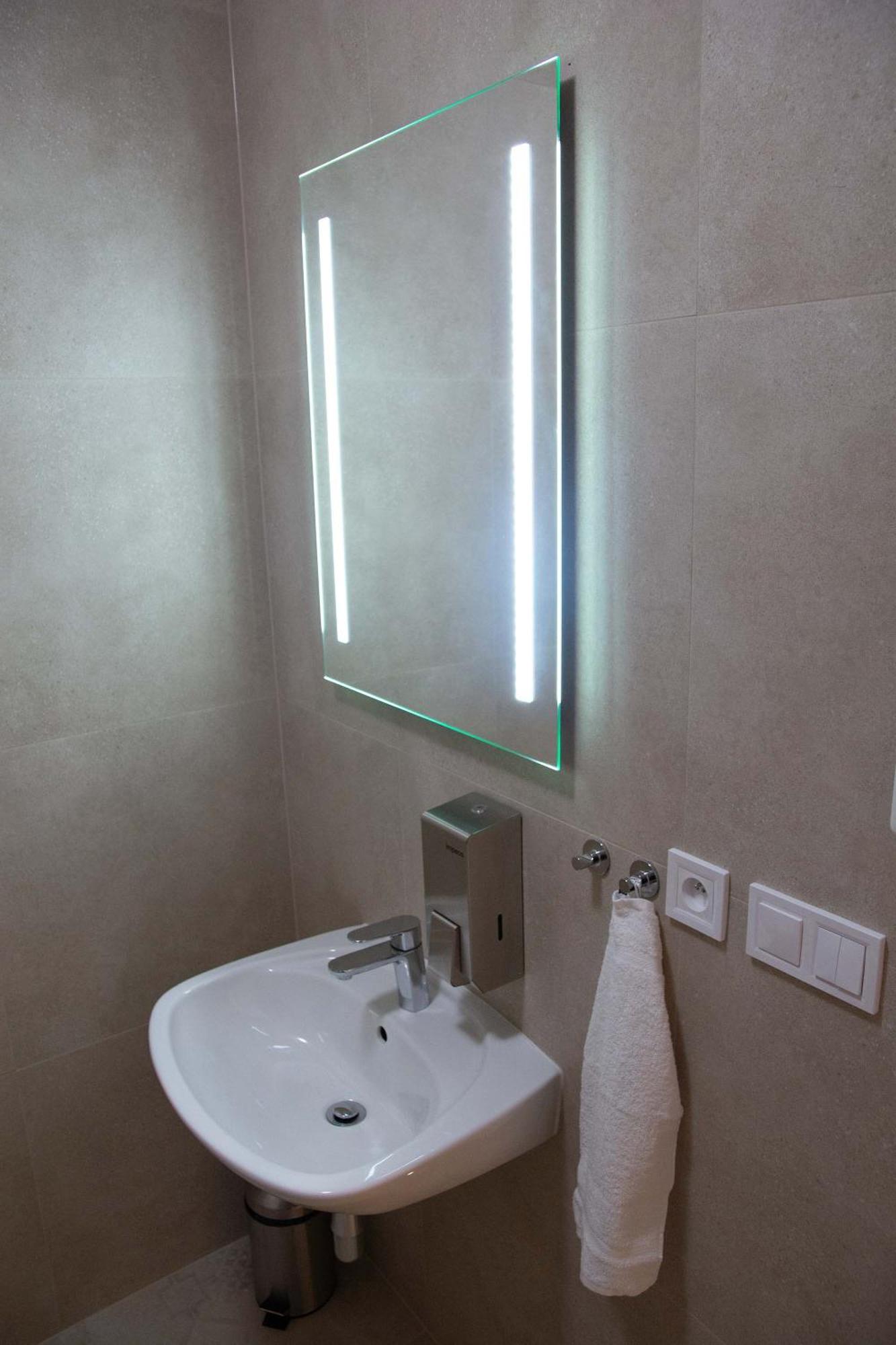 New City Centre Garden Apartment - Central Location براغ المظهر الخارجي الصورة