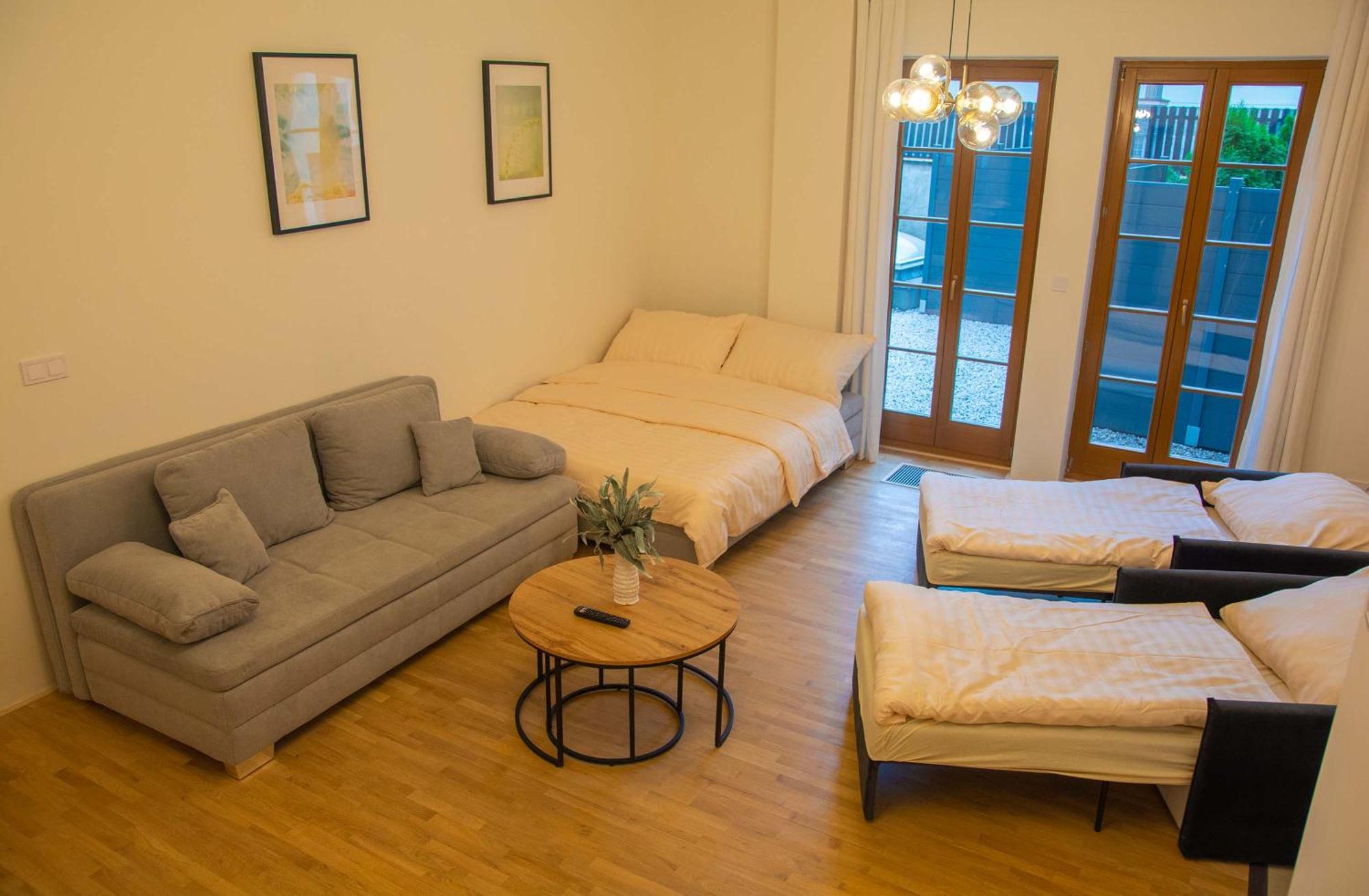 New City Centre Garden Apartment - Central Location براغ المظهر الخارجي الصورة