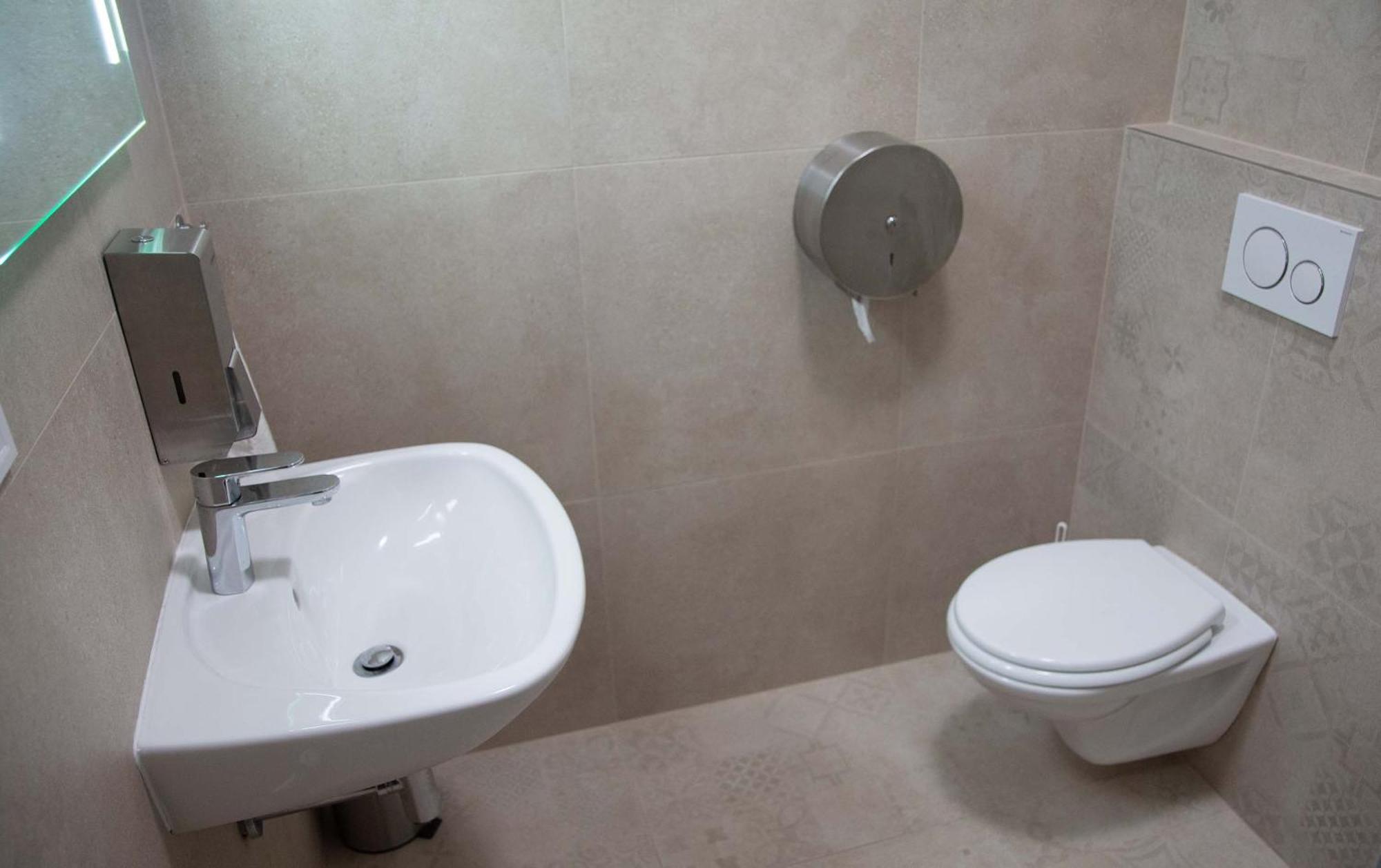 New City Centre Garden Apartment - Central Location براغ المظهر الخارجي الصورة