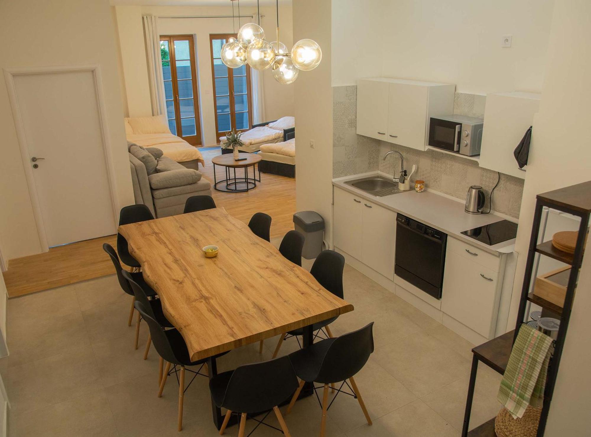 New City Centre Garden Apartment - Central Location براغ المظهر الخارجي الصورة