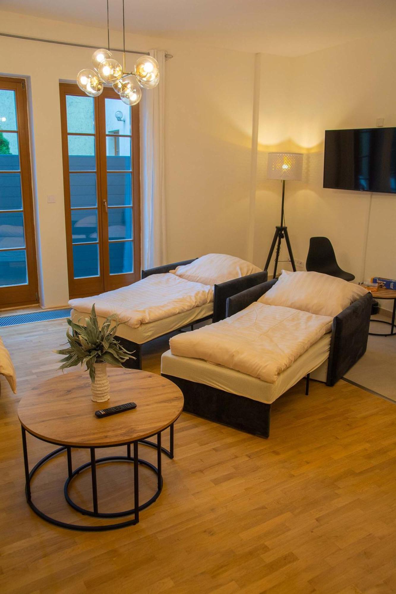 New City Centre Garden Apartment - Central Location براغ المظهر الخارجي الصورة