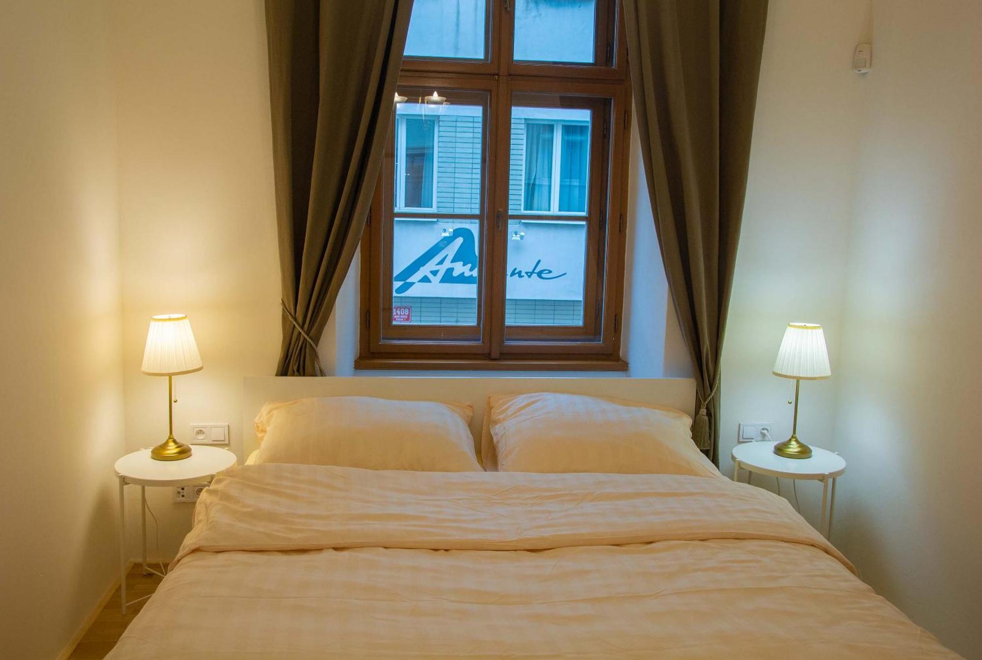New City Centre Garden Apartment - Central Location براغ المظهر الخارجي الصورة