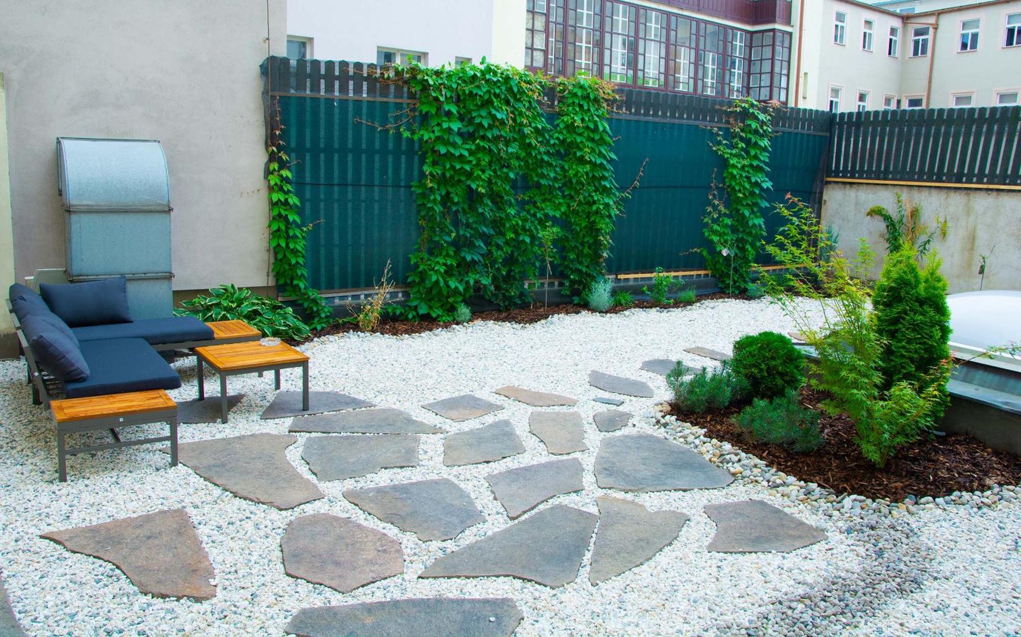 New City Centre Garden Apartment - Central Location براغ المظهر الخارجي الصورة
